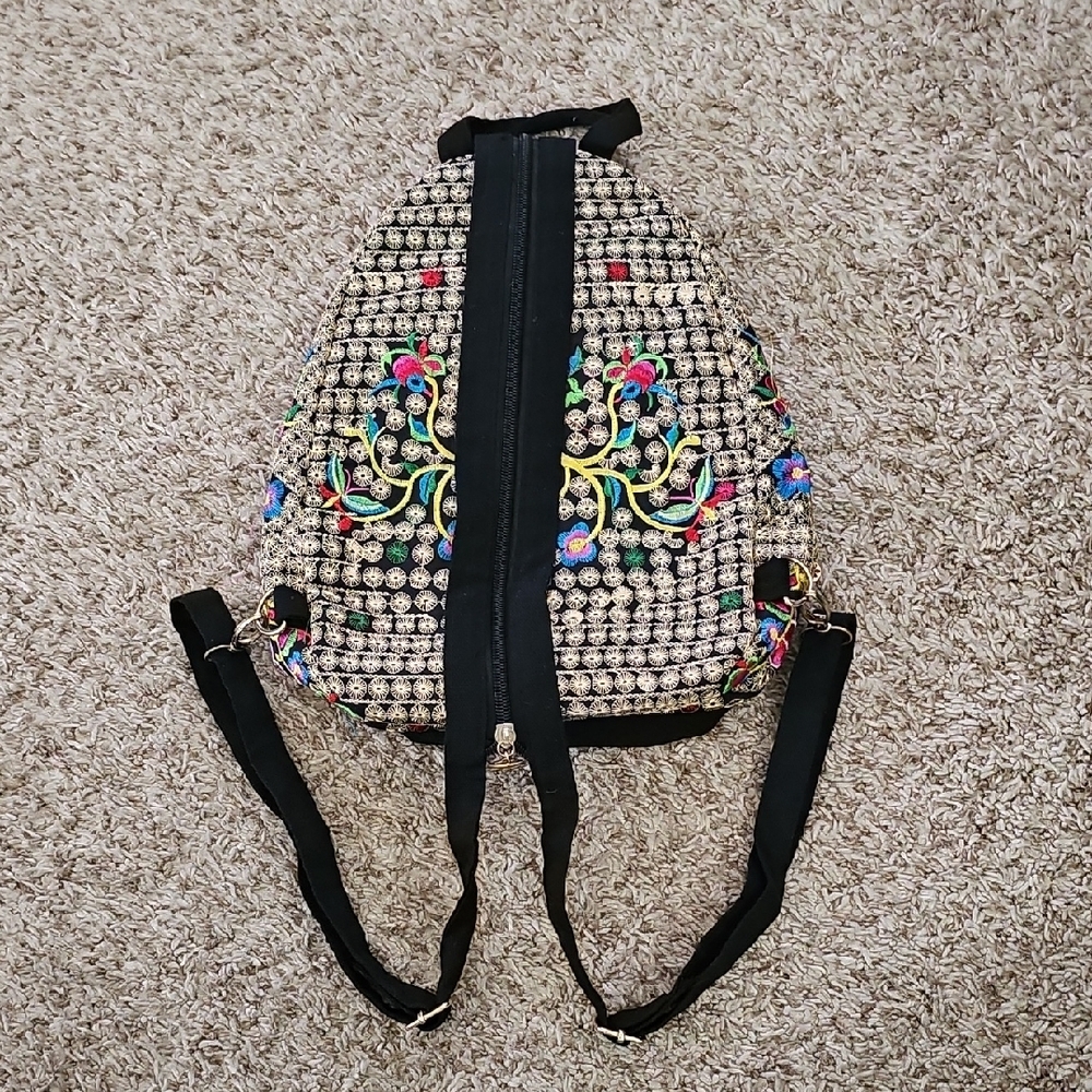Floral Embroidered Sling Bag - Picture 8 of 8
